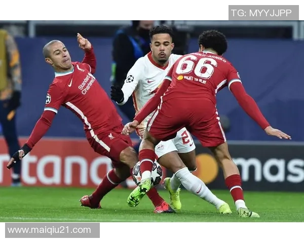 热议成都排球队技术变革与欧冠足球的精彩对比与启示 热议成都排球队技术变革与欧冠足球的精彩对比与启示